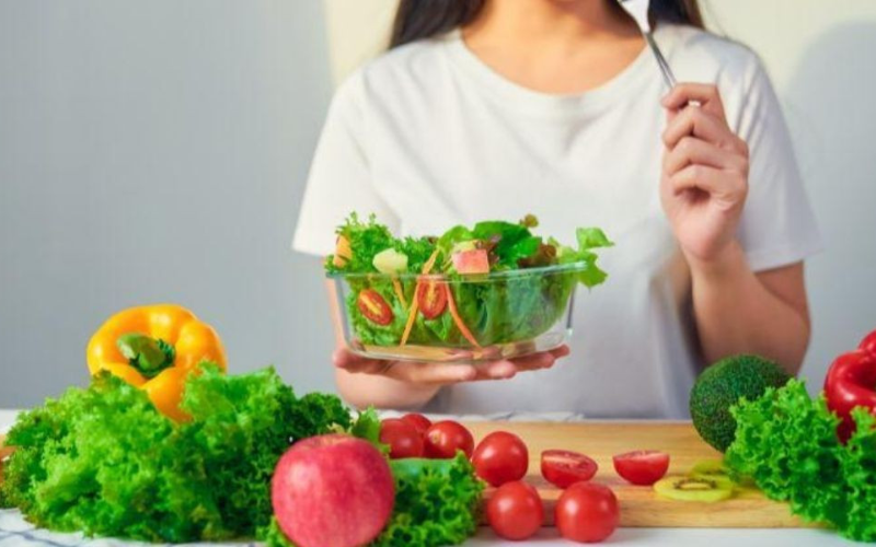 Nhu cầu dinh dưỡng sau sinh của bà mẹ đang nuôi con bú