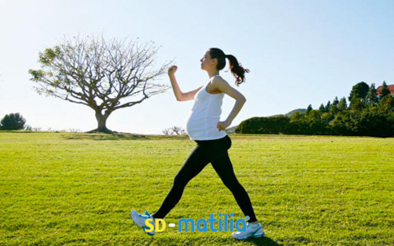 Mẹ bầu bị tiểu đường thai kỳ nên kết hợp ăn uống khoa học và vận động nhẹ nhàng để tăng cường chuyển hóa cho cơ thể