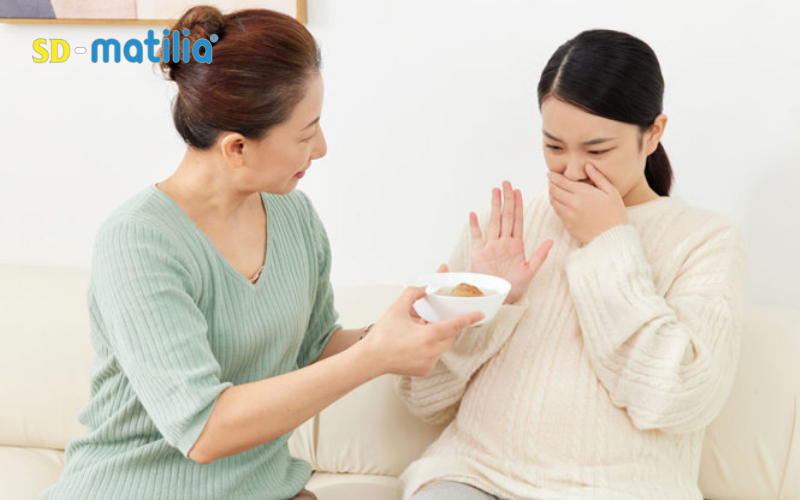 Nghén khi mang thai có nguy hiểm không? Làm gì khi bị nghén?