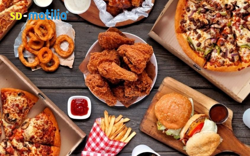 Thức ăn nhanh, đồ uống có cồn, trà, cà phê... Là những thực phẩm mẹ bầu nên tránh