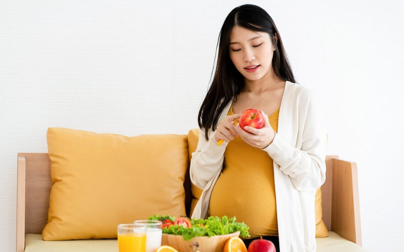 Mẹ bầu ốm nghén nên ăn gì?