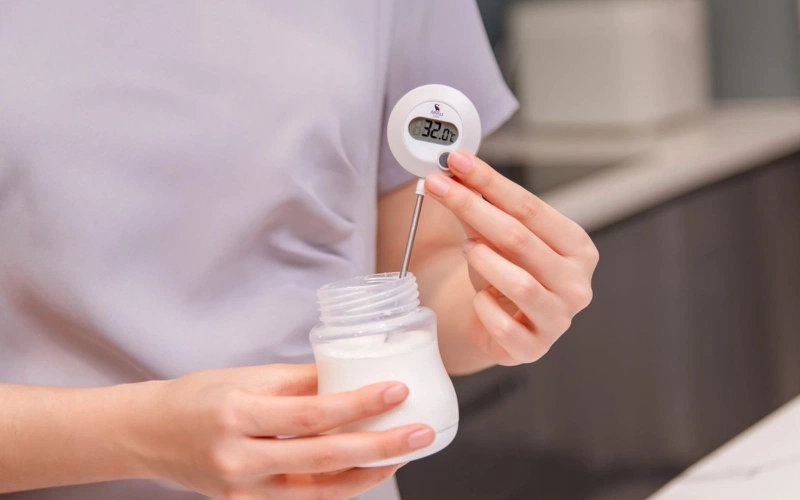 Sử dụng nước nóng pha sữa