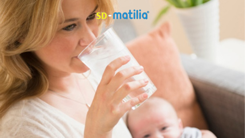 Vì sao cần duy trì uống sữa sau sinh?