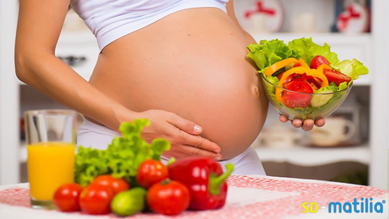 Một chế độ ăn uống lành mạnh và đầy đủ dinh dưỡng sẽ giúp mẹ khỏe mạnh, bé phát triển tốt nhất