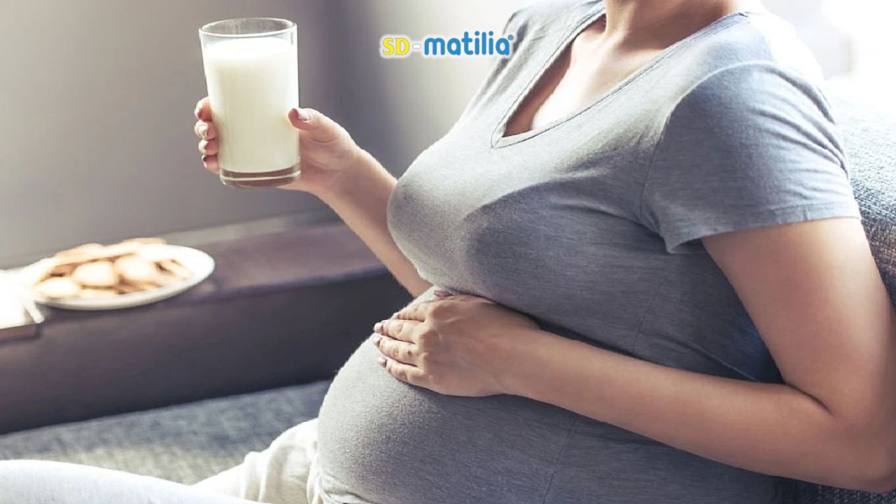 Uống sữa bầu giúp bổ sung canxi